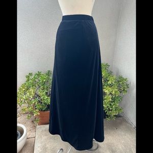 Vintage glamorous black velvet maxi skirt petticoat train style Sz 4 Tom Barra